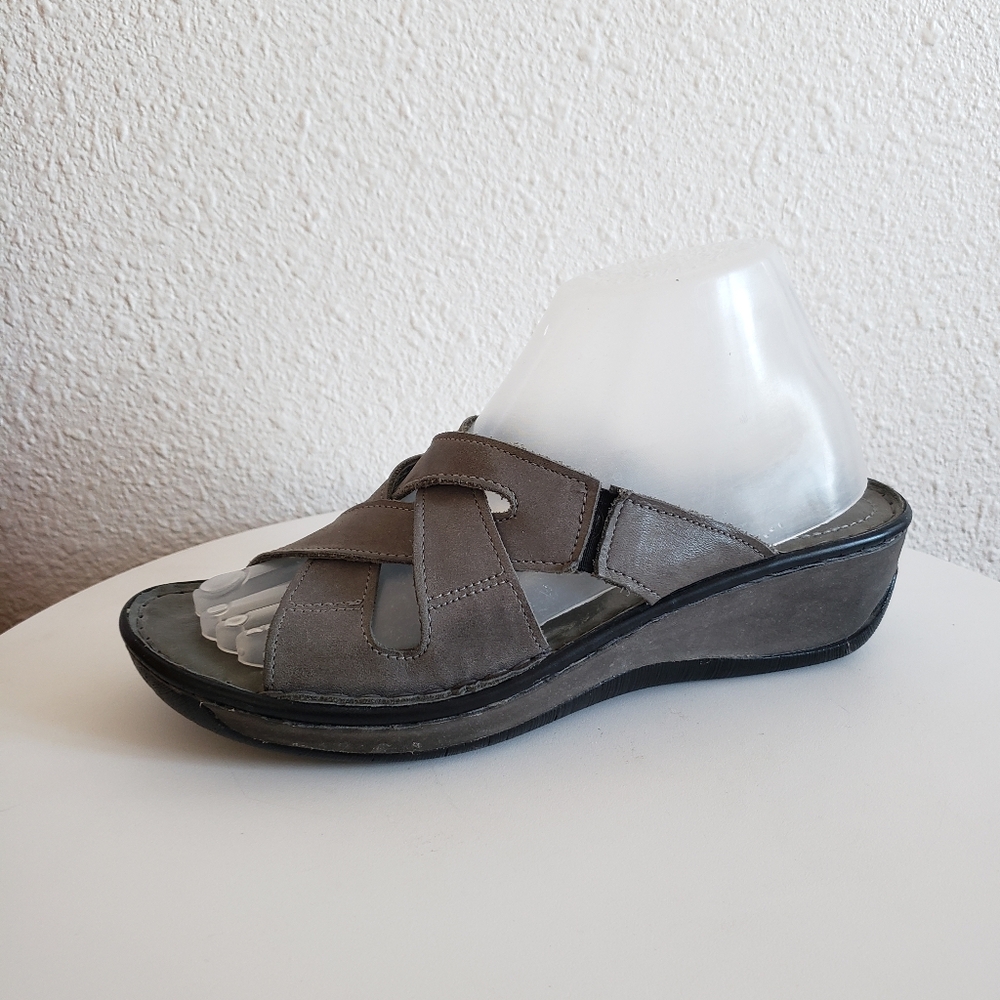 #VItalia Womens Gray Leather Open Toe Slipons Sandals Mules